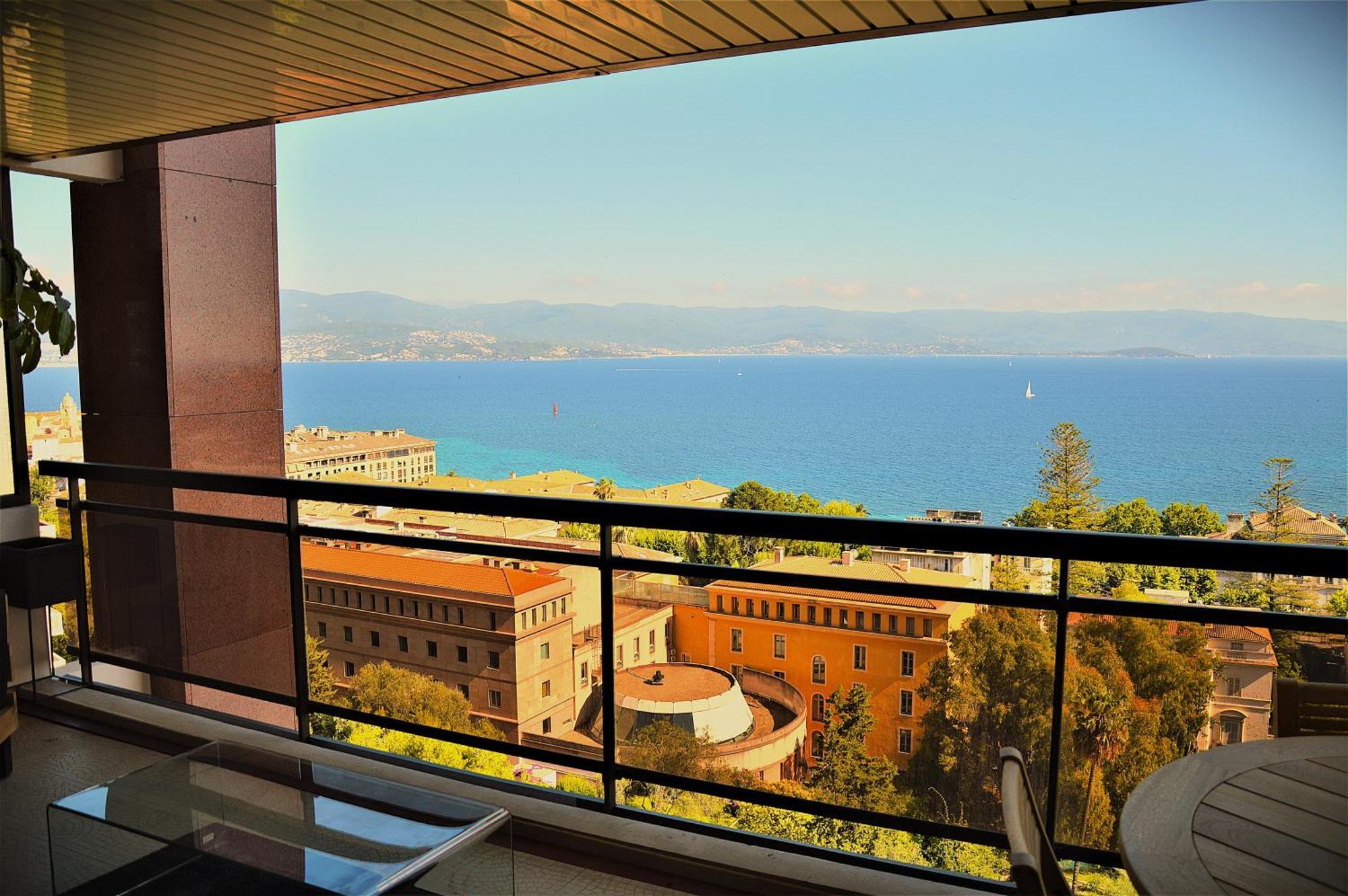Grand T2 Standing Ajaccio Proche Centre Et Plages Vue Panoramique Parking Prive Bagian luar foto